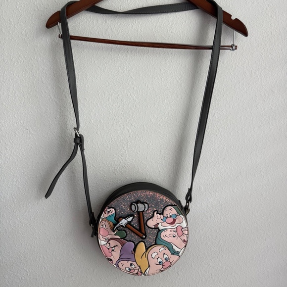 Danielle Nicole Disney 7 Dwarves Glitter Crossbody Purse - Picture 3 of 12